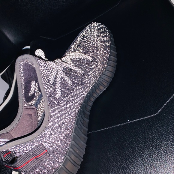 Yeezy Boost 350 V2 ( Black ) Statics - Picture 5 of 8